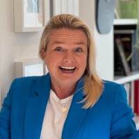 Sophy Walker, FCIM DipM