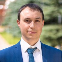 Максим Глухов