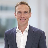 Dr. Dominik von Au
