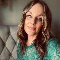 Lesli Gresholdt