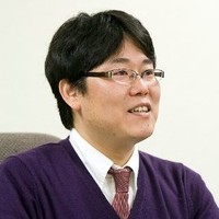 上原佳彦