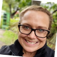 Angela Knipe