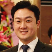 Sungho Hong