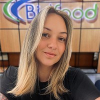 Thábata Pieroni