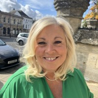 Jayne Thomas