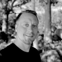 Simon Nikala Larsson