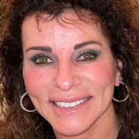 Elizabeth Adler