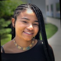 Shania Henderson