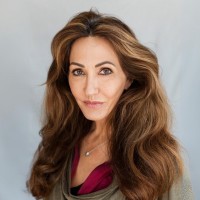 Suzanne Hollis