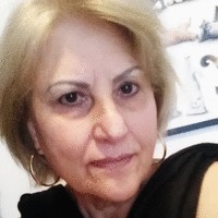 Maria Julia Sant'Anna Sdoukos
