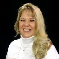 Julie Lewis