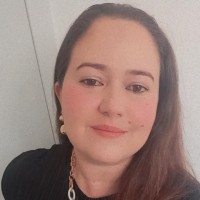 Débora Cristina Siqueira Ribeiro