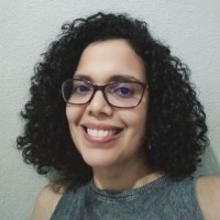 Cláudia M.
