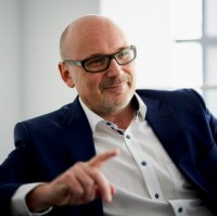 Dirk Fischer