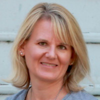 Denelle Flesner-Czech