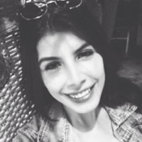 larissa esquerdo