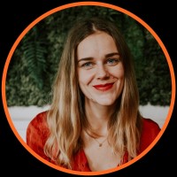 Astrid Van den Broeck