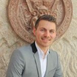 Dr. Florian Leo Buchner