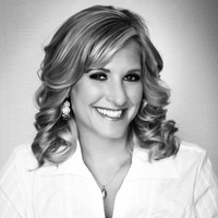 Raina Meads