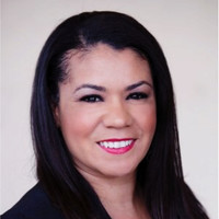 Shanelle Holt