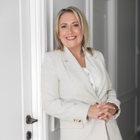 Kate Benjamin