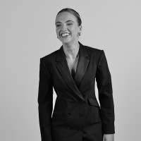 Lara Auer