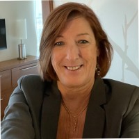 Suzanne Oaks