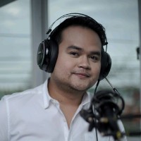 Warren Salazar