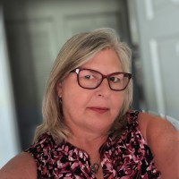 Sandy Lowe