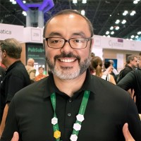 Dr. Javier Navarro-Machuca