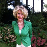 Claudia Decker,