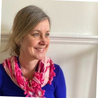Dr Julie Peterson