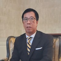 Ricky Ho,  MBA, DMS, FCMI