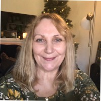 Susanne James