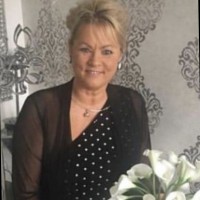 Lesley A Fozzard