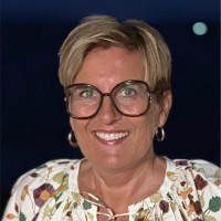 Åse L Jakobsen