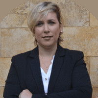 Karla Oliveira Menezes