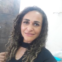 Kênia Aparecida Lima