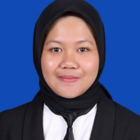 Putri Qomarina