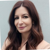 Sara Woods