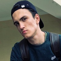 Азамат Махмудов
