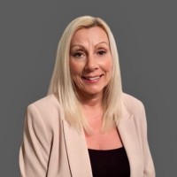Suzanne Ellis