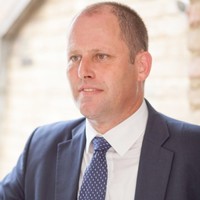 Simon Hopewell