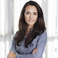 Lora Yoveva, Acca