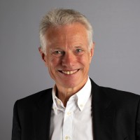 Dr. Andreas Neuffer