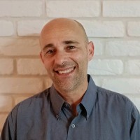 Eitan Zur