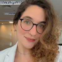 Paula Prado Menezes