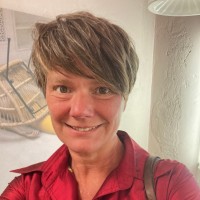 Dr. Esther Bruchhausen Von