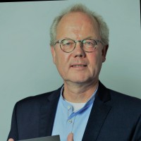 Dr. Martin Linnenbrink