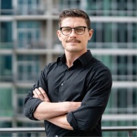 Luke Davis, Aia